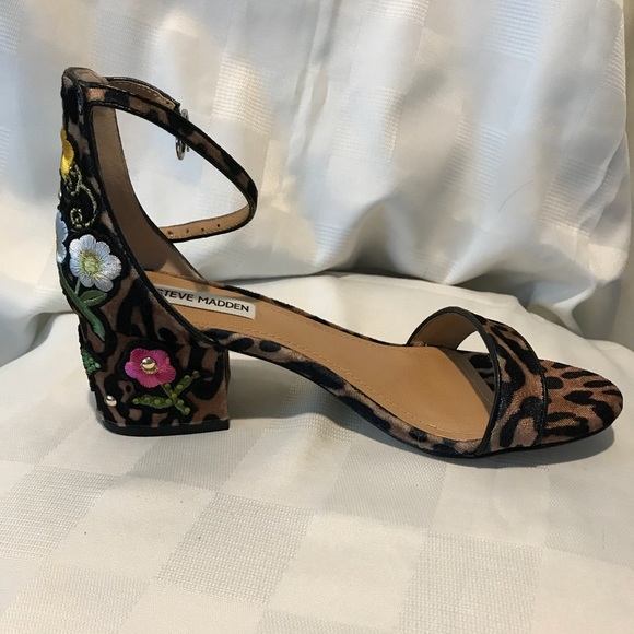 STEVE MADDEN HEELS - Picture 3 of 4